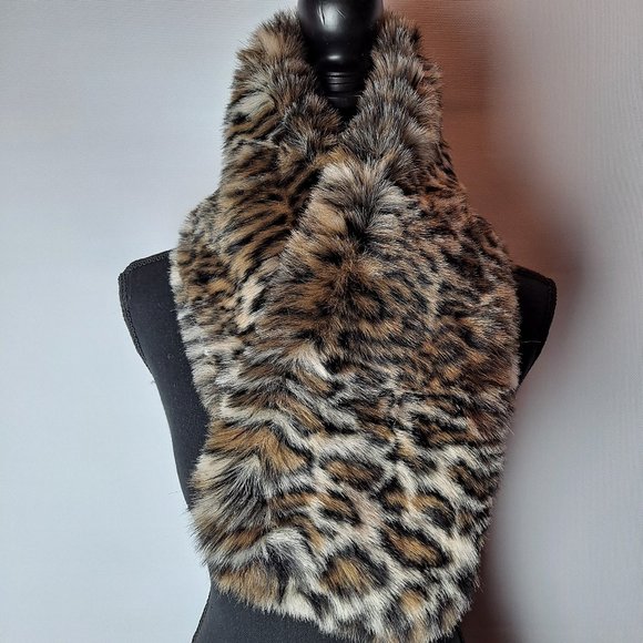 Faux Leopard Scarf - Picture 2 of 6